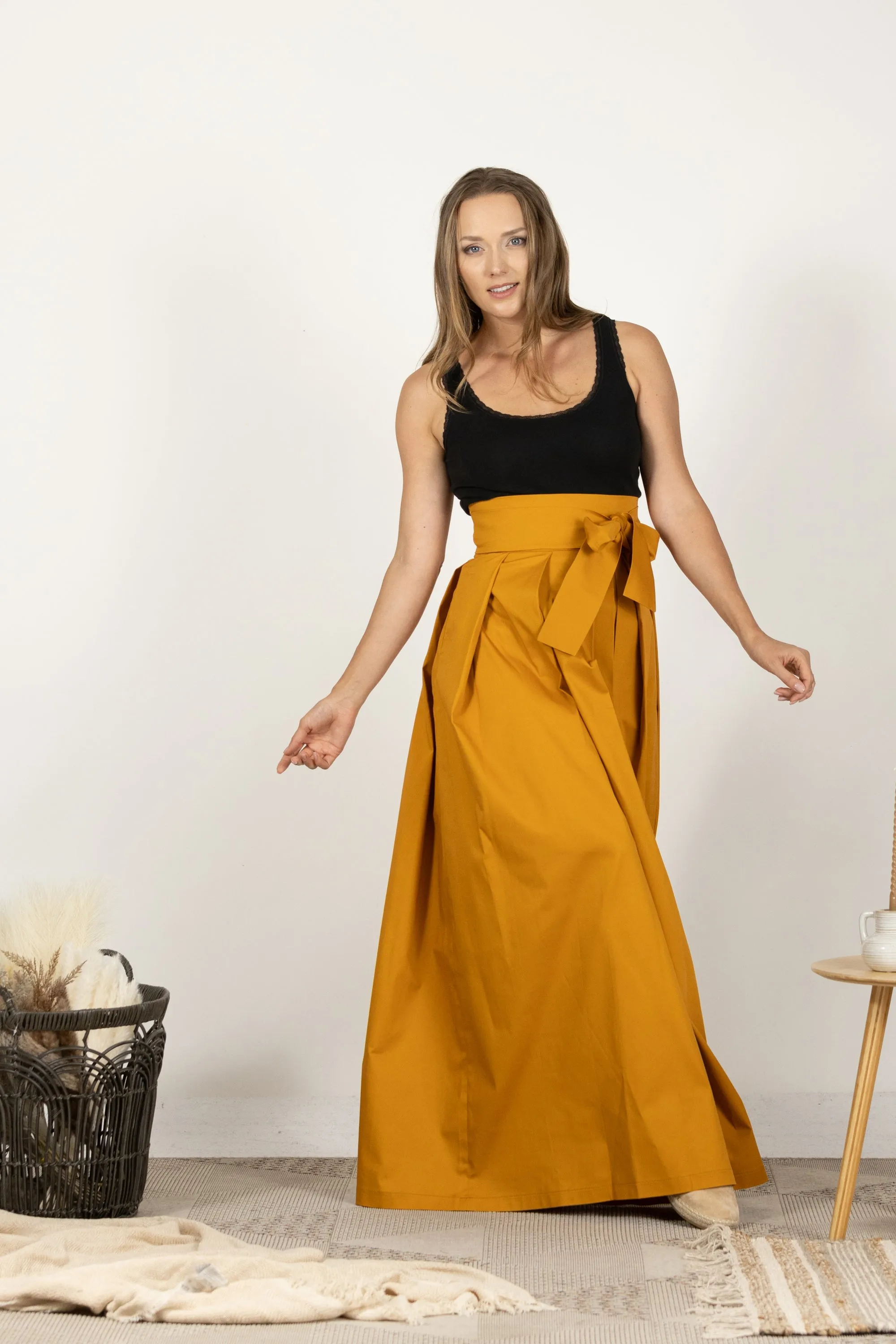 Black High Waist Pleated Maxi Skirt