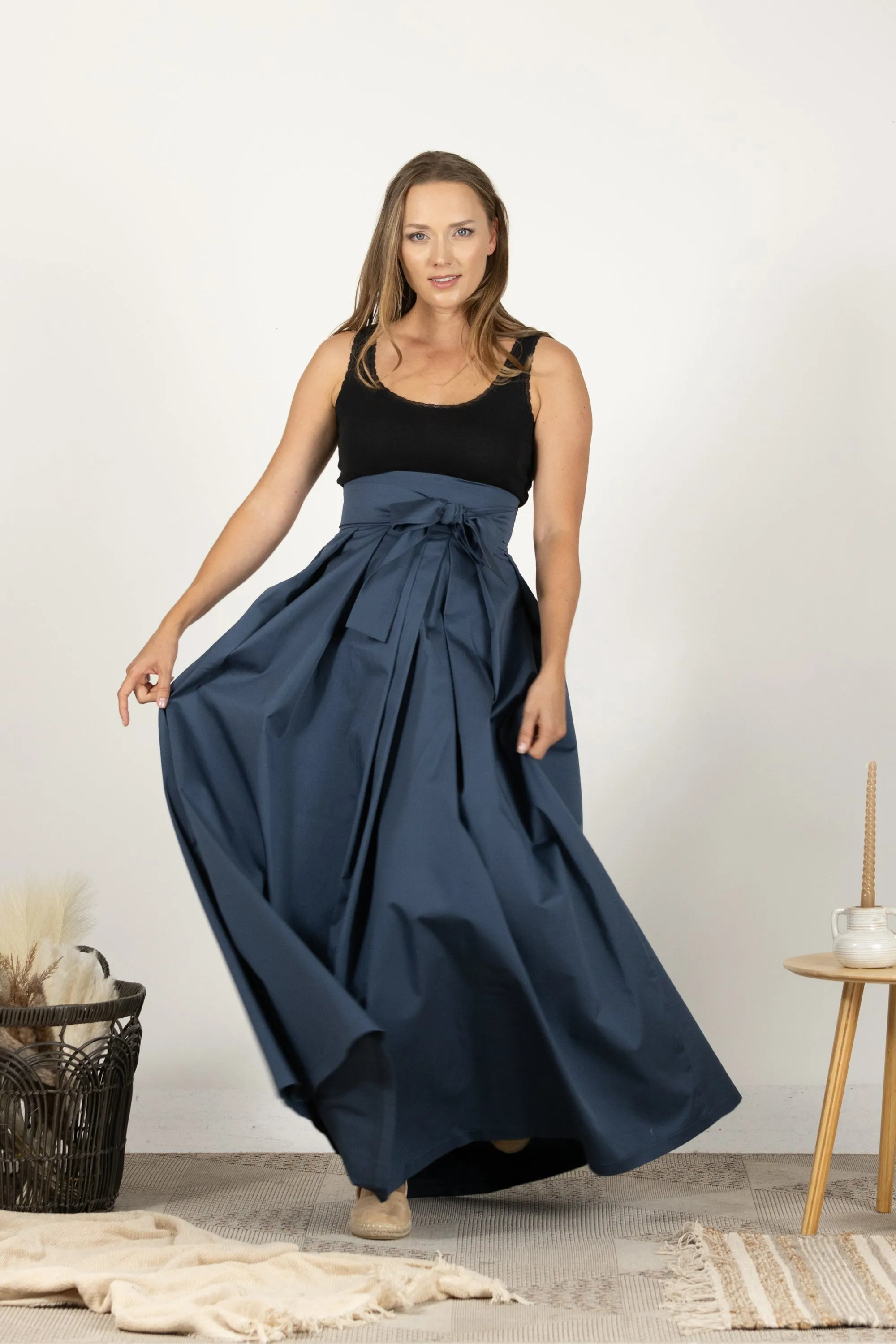 Black High Waist Pleated Maxi Skirt