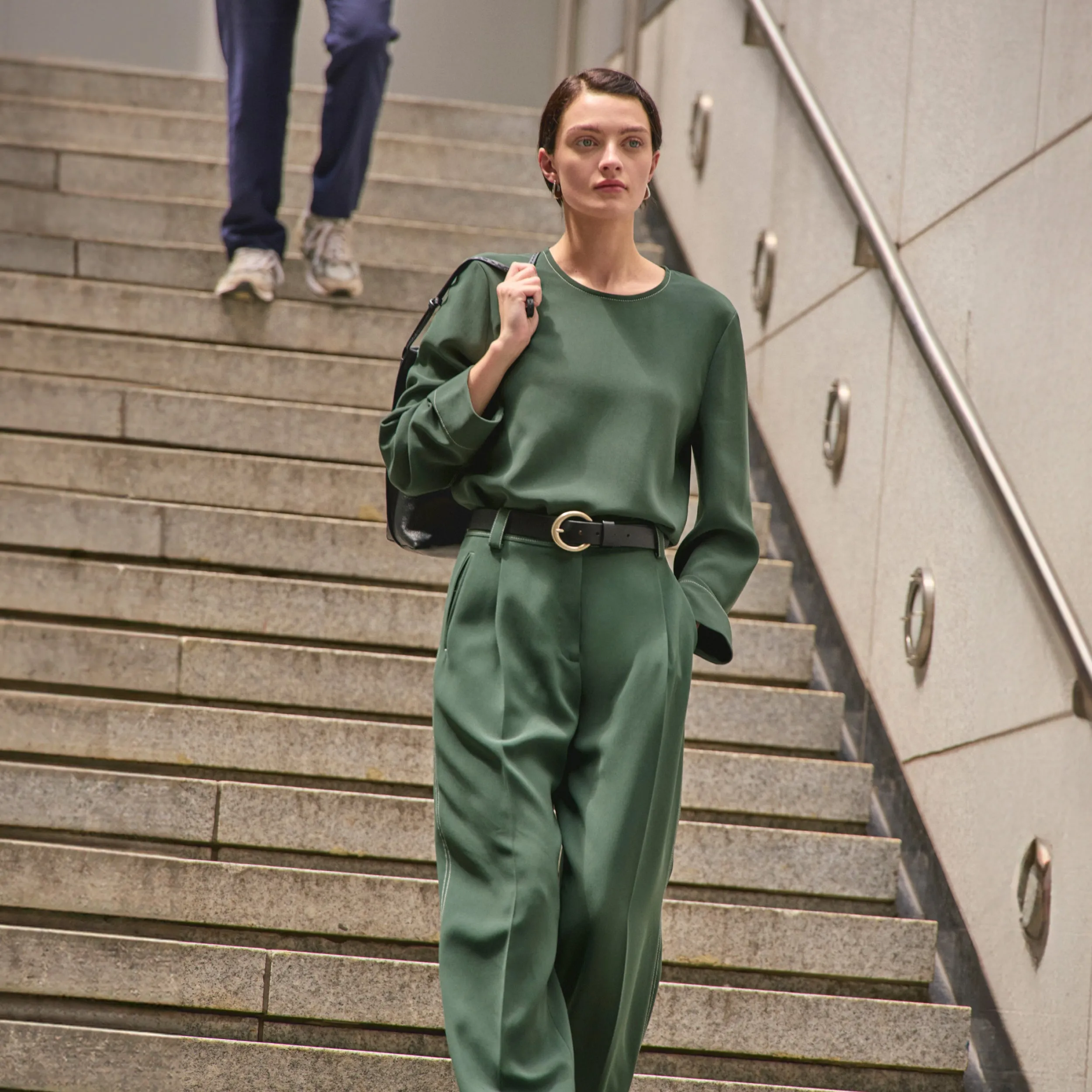 Jules Top - Everyday Crepe :: Dusty Pine